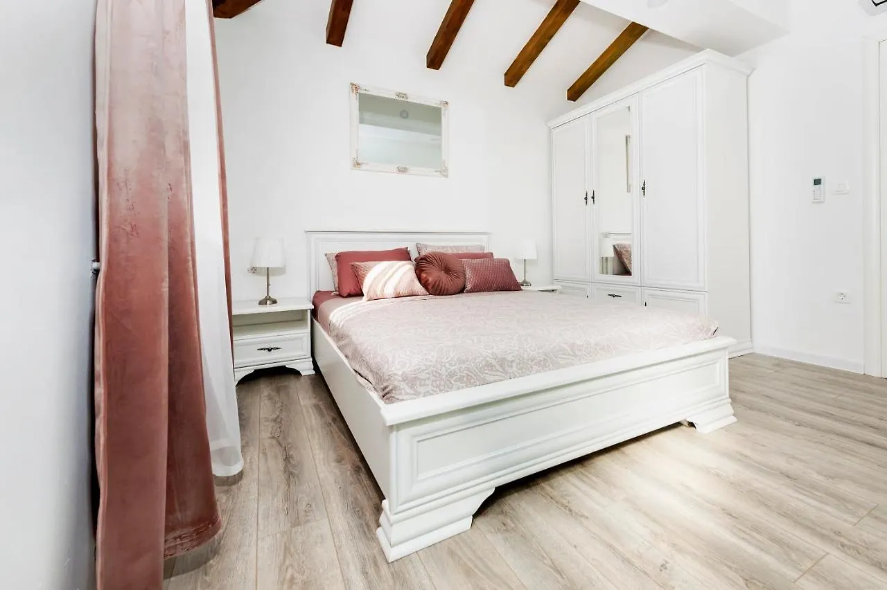 Villa Miracolo Rovinj 0*,  Chorvatsko